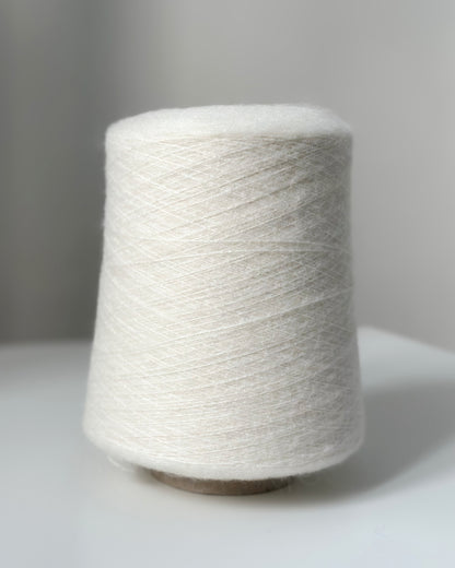 75% baby alpaca 25% silk Yarn color White