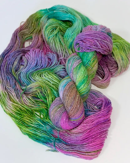 Hand dyed Yarn Wool Silk Polyamide color Lily